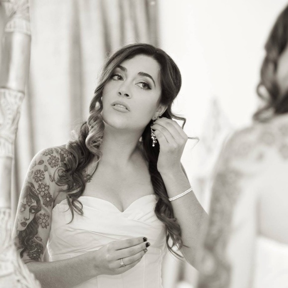 Pure Silk Vera Wang Mermaid wedding gown - Picture 6 of 16